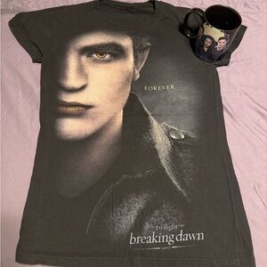 Twilight Breaking Dawn T-Shirt & Mug - EUC